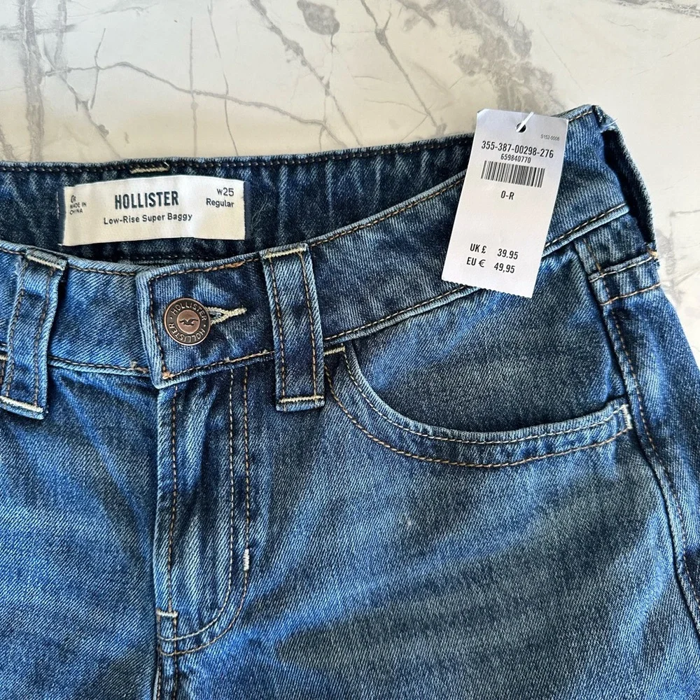 Hollister Low-Rise Supper Baggy Jeans Size 0R - Picture 4 of 5